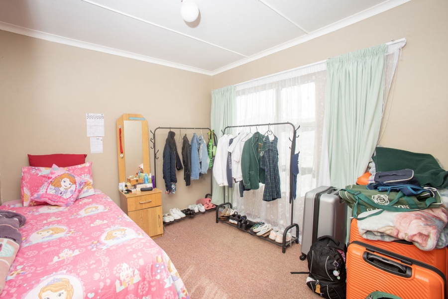 4 Bedroom Property for Sale in Sunnyridge Eastern Cape